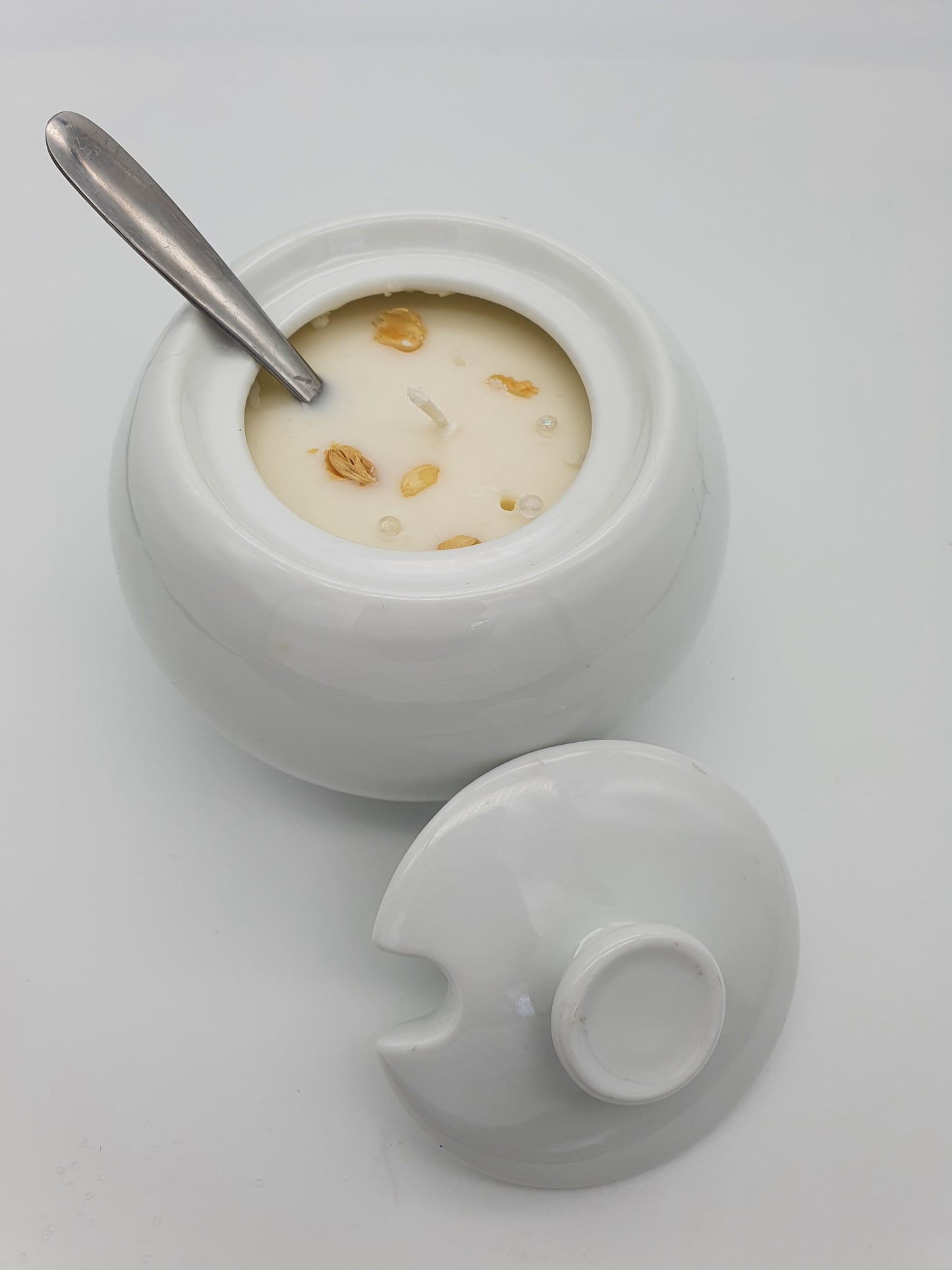 Sugar bowl candle